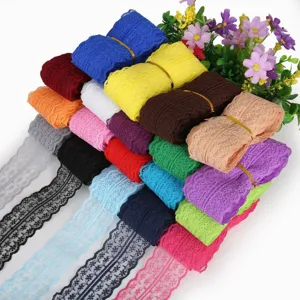Collezione di nastri in pizzo non elastici colorati per decorazioni di abbigliamento
