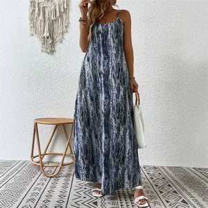 Robe longue fleurie bohème à brepelles fines pour femmes, idéal pour l'été et plage