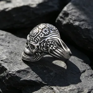 Punk-Stil Vintage-Edelstahlring mit Totenkopf und Zahnradmuster auf schwarzem Stein