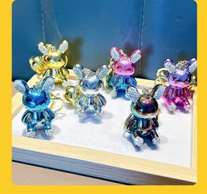 Detailansicht bunter Strass-Hasen-Schlüsselanhänger in verschiedenen Metallic-Farben