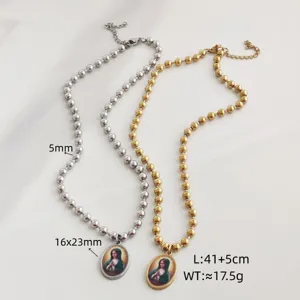 Details van roestvrijstalen rozenkrans ketting met 3D-geprint Maagd Maria hangertje