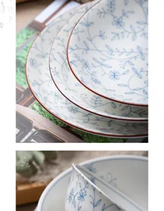 Détail macro montrant le motif floral bleu sous glaçure sur les bols en céramique