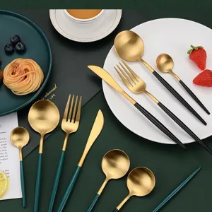 Juego de cubiertos premium de acero inoxidable oro y negro con cucharas redondas