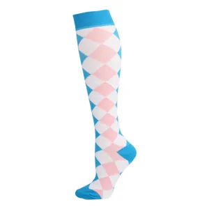 Chaussettes de compression de sport à losanges dans les tons bleu et rose vifs