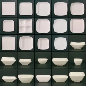 Collection d'assiettes et de bols carrés en porcelaine blanche de différents modèles