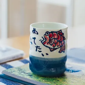 Tasse en céramique japonaise peinte à la main avec motif de daurade et hiragana