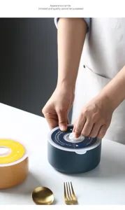 Gros plan sur la valve d'étanchéité sous vide d'un pot de stockage en céramique.