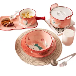 Juego de vajilla de cerámica de gato rosa con cuencos, platos y olla con tapa a juego