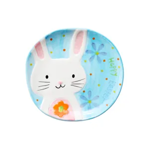 Piatto in ceramica con coniglio dipinto a mano e Happy Easter per cene festive in casa