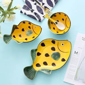 Service de vaisselle en céramique peinte à la main en forme de poisson pour enfants
