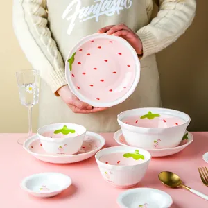 Juego de Vajilla de Cerámica con Fresas Creativas Color Bajo Esmalte Porcelana Ensaladera Plato Ondulado Cuchara Regalo Cocina