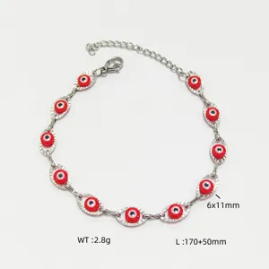 Dettaglio del bracciale con occhio del diavolo rosso in acciaio con peso e dimensioni