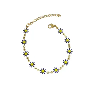 Bracciale a margherita in acciaio inossidabile dorato con fiori in smalto giallo e blu.