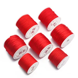 Sept bobines de cordon tressé rouge vif pour la création de bijoux DIY et nœuds chinois