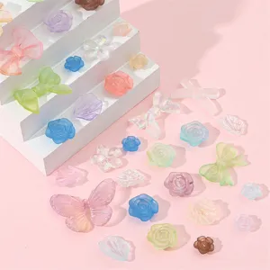 Dijes de acrílico esmerilado degradado con formas de mariposa y flores para joyería DIY casa.