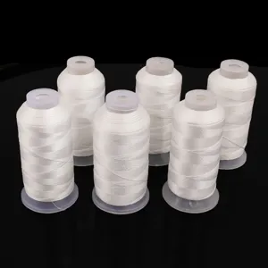 Vista dettagliata di 6 rotoli di filo di nylon bianco per perline e creazione gioielli DIY