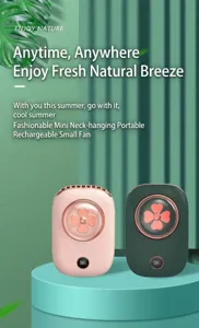Vue détaillée de mini-ventilateurs portables rose et vert avec écran numérique