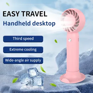 Tragbarer rosa Handventilator mit USB-Aufladung und Standfunktion für kühle Reisen