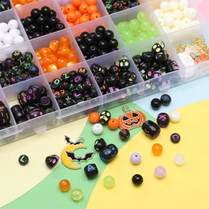 Kit de perles d'Halloween 24 grilles avec lettres acryliques et breloques en alliage