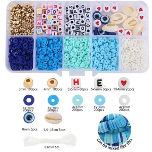 Umfangreiches DIY-Set mit Heishi-Perlen, Buchstabenperlen und elastischer Schnur für Schmuck.