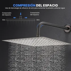 Gros plan d'une pomme de douche à effet pluie en acier inoxydable noir de 30 cm