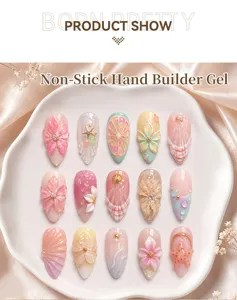 Vue détaillée de motifs d'ongles en 3D créés avec un gel de construction non collant