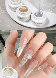 Détail du gel araignée scintillant BORN PRETTY avec application de nail art argenté complexe