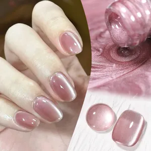 Detaillierte Ansicht von rosa Katzenaugen-Nagellackgel mit Schimmer- und Glasperleneffekt