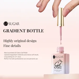 Détail du vernis gel à ongles rose translucide UR SUGAR 15ml dans un flacon dégradé