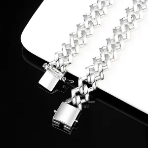 Zilverkleurige Cubaanse schakelketting voor heren in Hip Hop stijl met gepolijste sluiting
