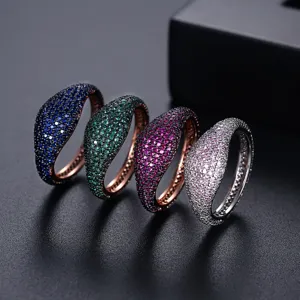 Anillos de hip hop unisex con piedras de espinela de colores engastadas en pavé en cuatro colores