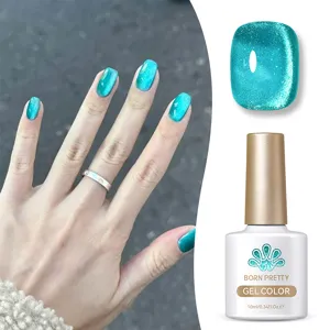 Dettaglio dello smalto gel BORN PRETTY 10ml turchese 9D effetto cat eye con glitter