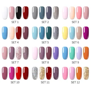 Set di smalti gel per unghie in 4 colori con varie finiture lucide e glitterate.