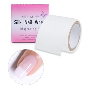 Detailansicht des selbstklebenden Seidennagelwickels zur Reparatur und zum Schutz von Nägeln