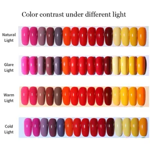 Nagellak kleurcontrast onder natuurlijk, fel, warm en koud licht
