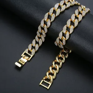 Collier chaîne cubaine dorée hip hop avec strass étincelants de haute qualité.