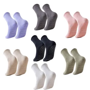 Calze da yoga antiscivolo con grip in silicone per pilates e allenamento fitness