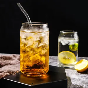 Klarer Glasbecher in Dosenform aus Borosilikatglas für Säfte und kalten Eistee