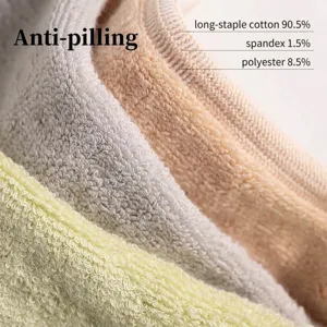 Primo piano di calzini da yoga in cotone a fibra lunga con texture anti-pilling premium