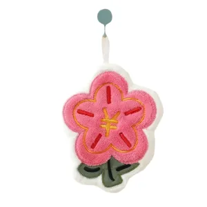 Cute flower-shaped hanging hand towel made of thick absorbent pink coral fleece for bathroom