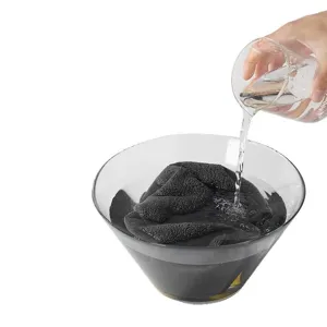 Panno per lavaggio auto in pile corallo nero ad alta assorbenza test di assorbimento acqua