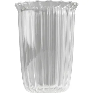 Elegante bicchiere scanalato in borosilicato con bordo ondulato