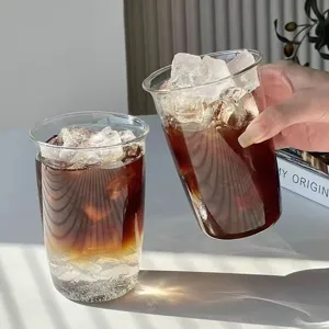 Elegante vaso de vidrio de borosilicato transparente ideal para café helado y jugos
