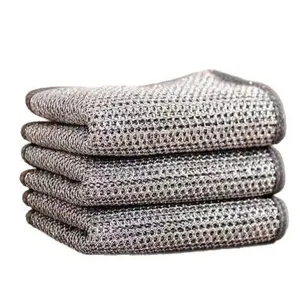 Pile de trois lavettes en fil d'acier durable pour un récurage efficace de la cuisine