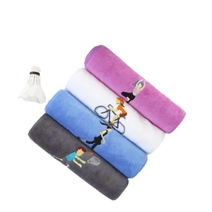 Schnelltrocknendes Sport-Fitness-Handtuch-Set mit bestickten Fitness-Mustern für Yoga.