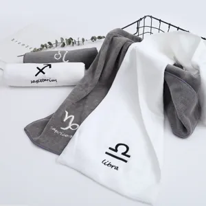 Zachte absorberende sport gym handdoek met dierenriem borduurwerk, dikke sneldrogende handdoek voor