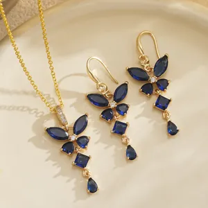 Parure Bijoux Papillon Zirconia Bleu Vintage Femmes Cuivre Plaqué Or Pendentif Floral Collier Boucles d'Oreilles Banquet Accessoires Élégants