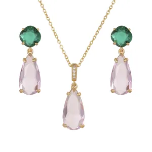 Juego de joyas nupciales con collar y pendientes de gota de gema rosa y verde