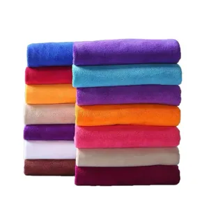 Panni in microfibra spessi e assorbenti in colori vivaci assortiti per la casa