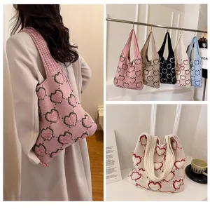 Borsa tote in maglia di grande capacità con motivo a cuore disponibile in vari colori moda